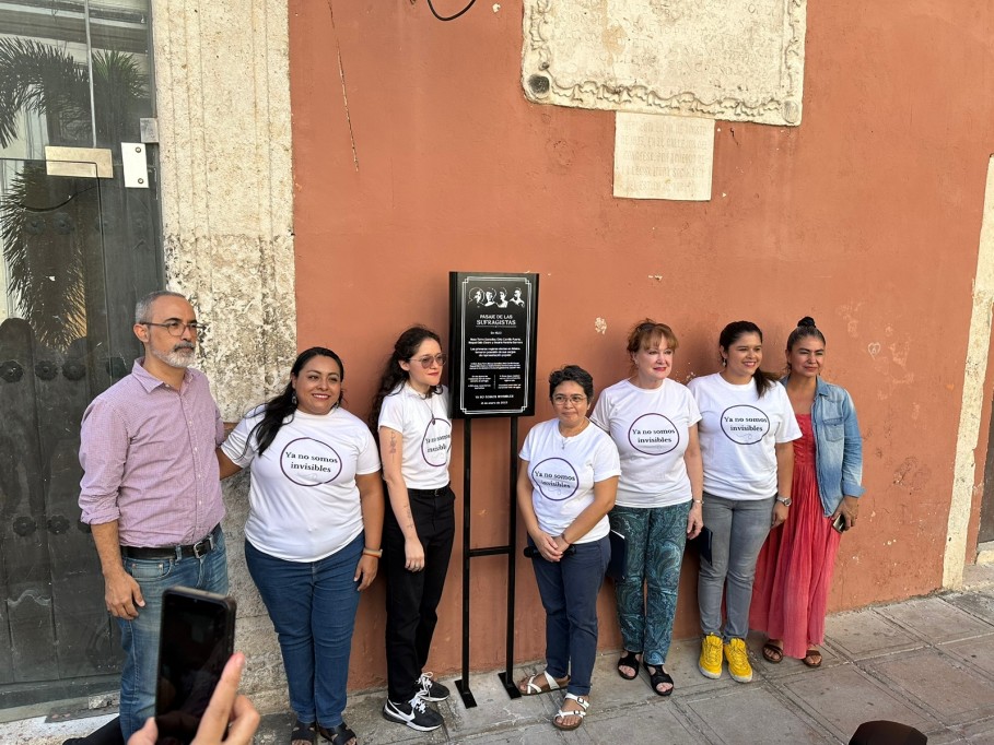 Colocan placa en honor a las primeras mujeres en ocupar cargos públicos Colocan placa en honor a las primeras mujeres en ocupar cargos públicos