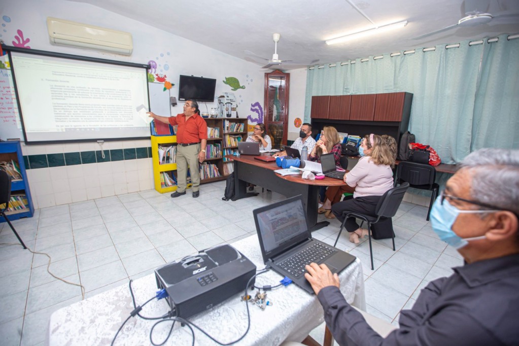 Un tercio de las escuelas de Yucatán ya cuentan con internet Un tercio de las escuelas de Yucatán ya cuentan con internet