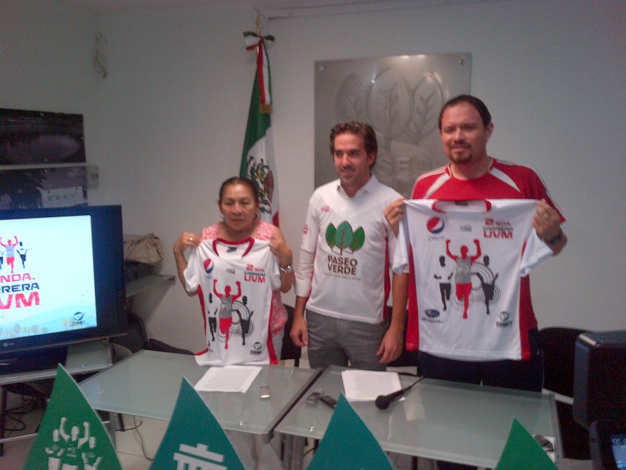 Primera carrera en el Paseo Verde Primera carrera en el Paseo Verde