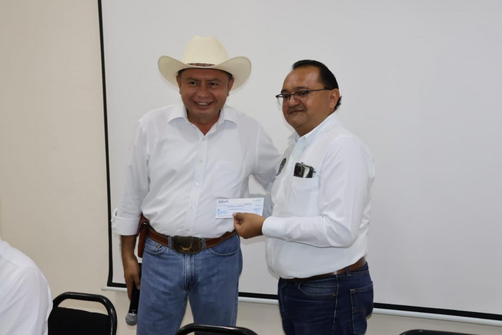 Dotarán de 100 computadoras al tecnológico de Tizimín Dotarán de 100 computadoras al tecnológico de Tizimín