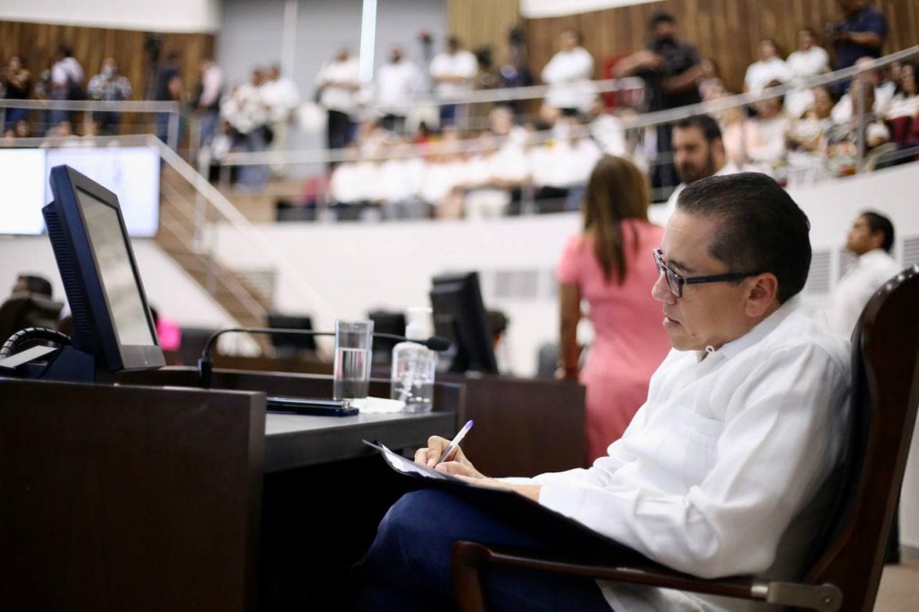 “Todos los diputados están en la sintonía de fortalecer la autonomía de la UADY” “Todos los diputados están en la sintonía de fortalecer la autonomía de la UADY”