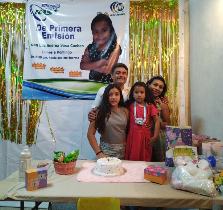 “Noticieritos” así fue la fiesta de la niña que celebró su cumpleaños con la temática de Cadena RASA “Noticieritos” así fue la fiesta de la niña que celebró su cumpleaños con la temática de Cadena RASA