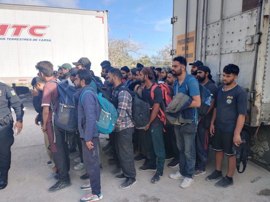 De acuerdo con la Guardia Nacional, los migrantes asegurados en Yucatán estaban “en tránsito” De acuerdo con la Guardia Nacional, los migrantes asegurados en Yucatán estaban “en tránsito”