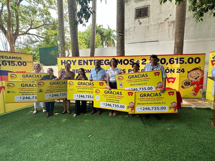 Súper Willys entregó más de 2 millones de pesos a 9 asociaciones Súper Willys entregó más de 2 millones de pesos a 9 asociaciones