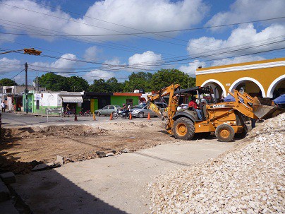 VALLADOLID: Vendedores del mercado afectados por trabajos de reparación de una calle VALLADOLID: Vendedores del mercado afectados por trabajos de reparación de una calle