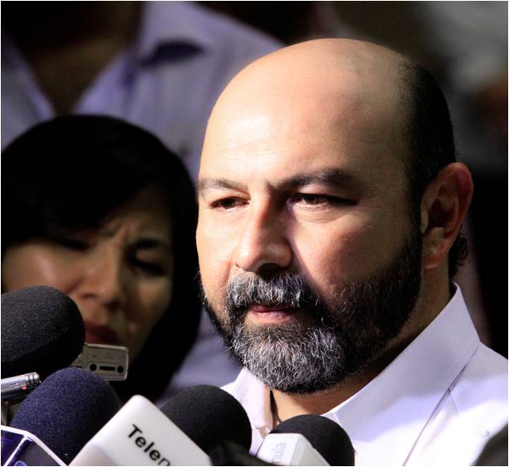 La compra de luminarias es al margen de la ley: Luis Hevia Jiménez. La compra de luminarias es al margen de la ley: Luis Hevia Jiménez.