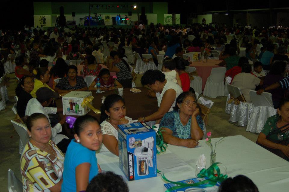 TIZIMIN: Concurrido festival del Día de las Madres.\r\n TIZIMIN: Concurrido festival del Día de las Madres.\r\n