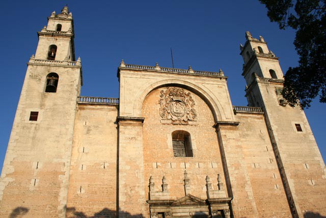 Algunas de las riquezas culturales de la Santa Iglesia Catedral de Yucatán Algunas de las riquezas culturales de la Santa Iglesia Catedral de Yucatán
