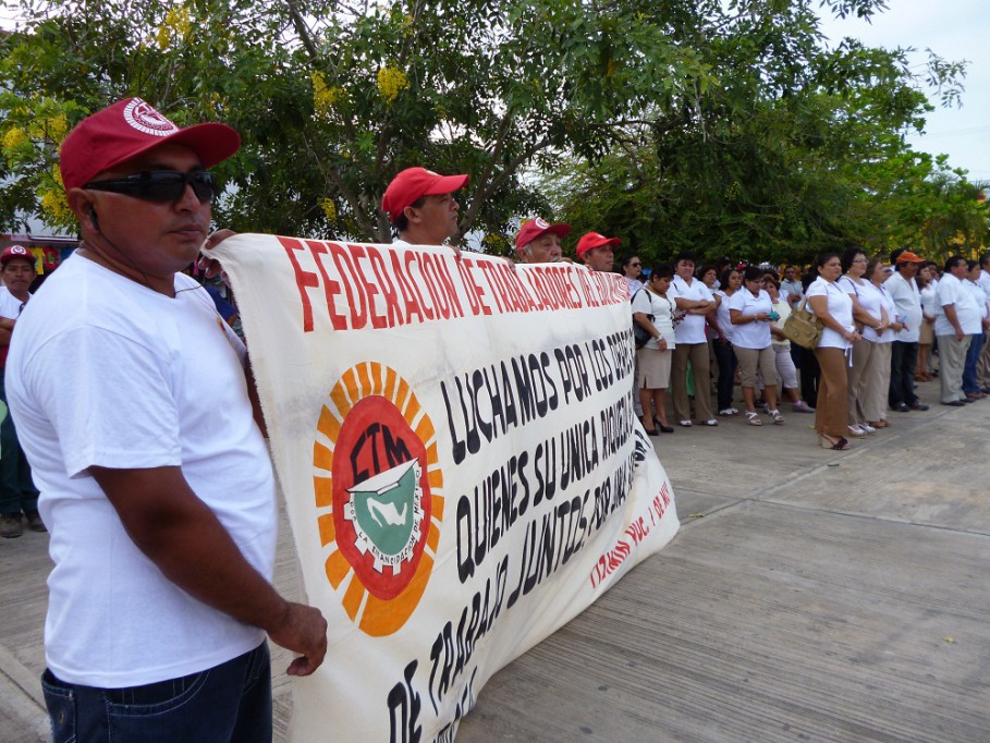 TIZIMIN: Marchan trabajadores para conmemorar su día.\r\n TIZIMIN: Marchan trabajadores para conmemorar su día.\r\n