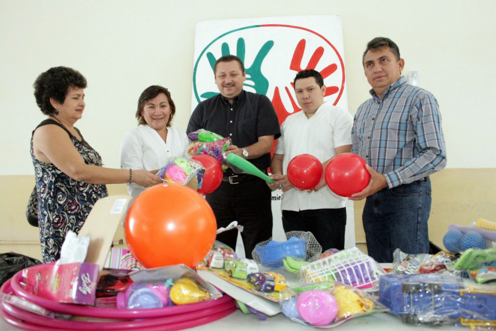 VALLADOLID: Más regalos para los niños de las comisarías VALLADOLID: Más regalos para los niños de las comisarías