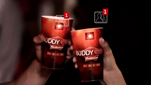 Agrega a tus amigos a Facebook con solo un brindis Agrega a tus amigos a Facebook con solo un brindis