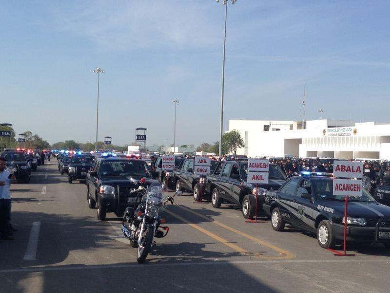Se entregaron 325 vehículos policiales a 101 municipios con una inversión de 73 mdp Se entregaron 325 vehículos policiales a 101 municipios con una inversión de 73 mdp