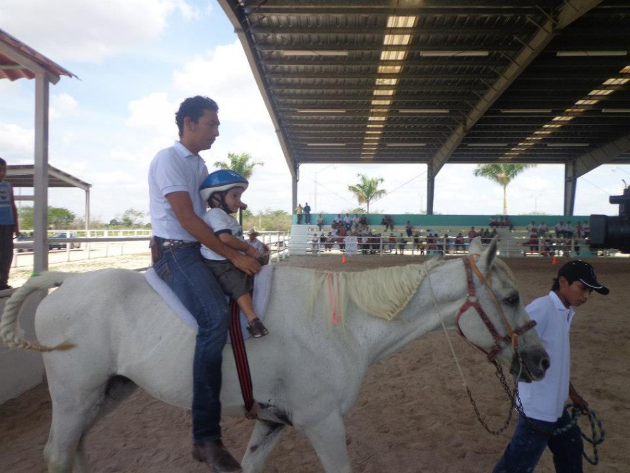 TIZIMIN: Inauguran Centro de Equitación Terapéutica y entregan aparatos ortopédicos.\r\n\r\n TIZIMIN: Inauguran Centro de Equitación Terapéutica y entregan aparatos ortopédicos.\r\n\r\n