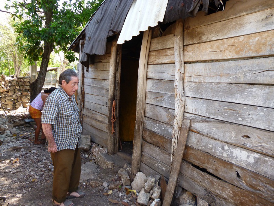 TIZIMIN: Un invidente pide ayuda.\r\n TIZIMIN: Un invidente pide ayuda.\r\n