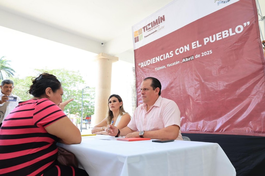 Escuchan a tizimileños en las audiencias con el pueblo Escuchan a tizimileños en las audiencias con el pueblo