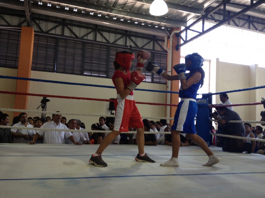 Inaugura Gobernador gimnasio de usos multiples Inaugura Gobernador gimnasio de usos multiples