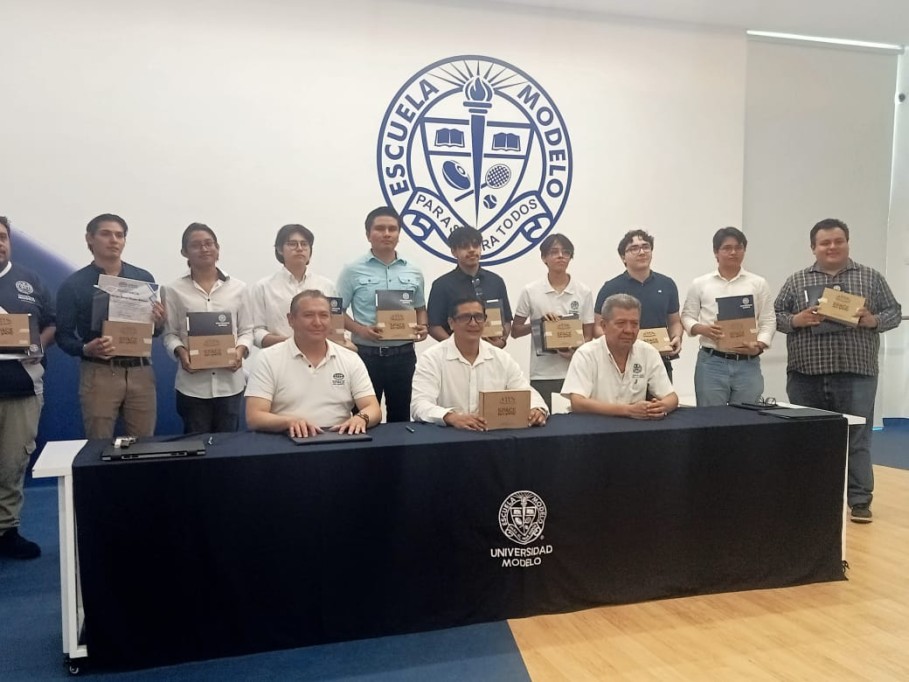 Firmó convenio la Universidad Modelo con la empresa Space Zero Gravity