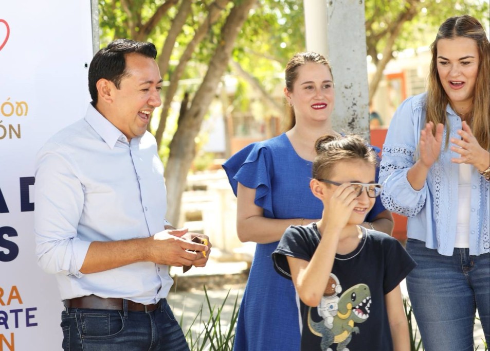Recibirán niños de Mérida lentes gratuitos con el programa “Ver Mejor” .