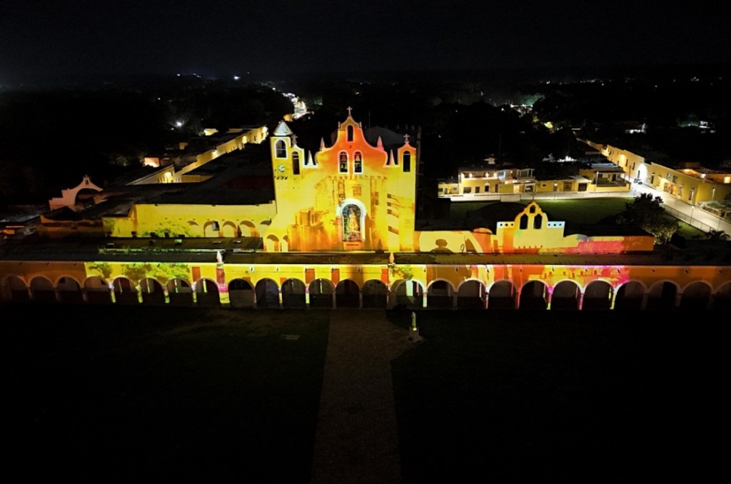 “Senderos de Luz”, videomapping que enaltece la grandeza de Izamal “Senderos de Luz”, videomapping que enaltece la grandeza de Izamal