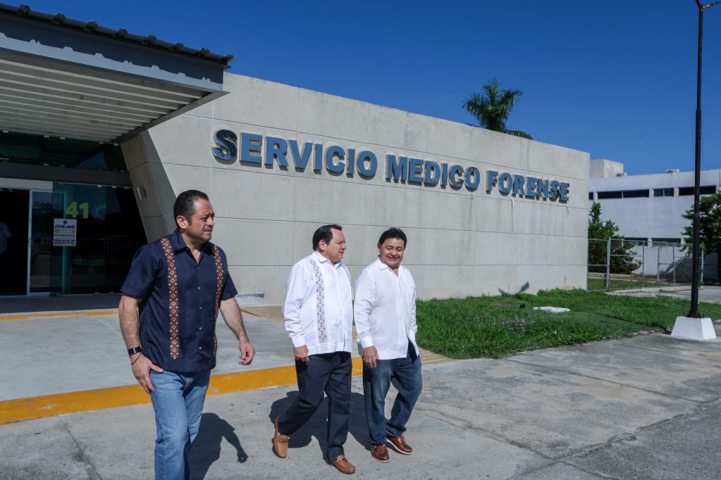 Acompañan gobiernos de Yucatán y Campeche a familias de víctimas