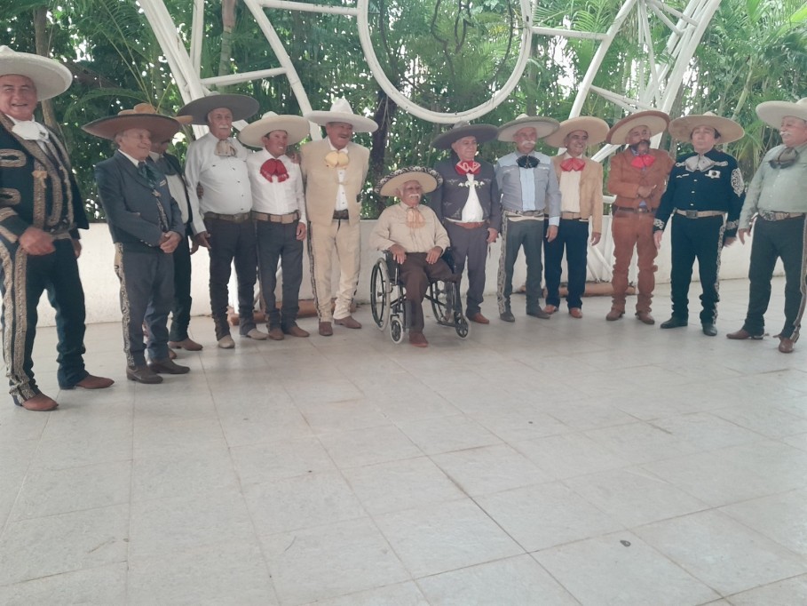 Homenajean en vida a charros y escaramuzas de Tizimín Homenajean en vida a charros y escaramuzas de Tizimín