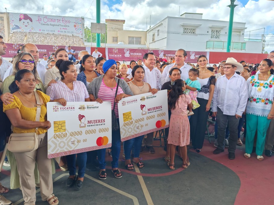 Recibieron 350 mujeres de Tizimín su tarjeta Elvia Carrillo Puerto