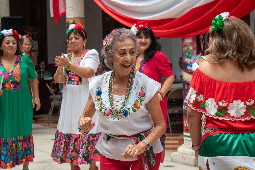 Identidad y tradición, protagonistas en la “Fiesta Mexicana” del Isstey