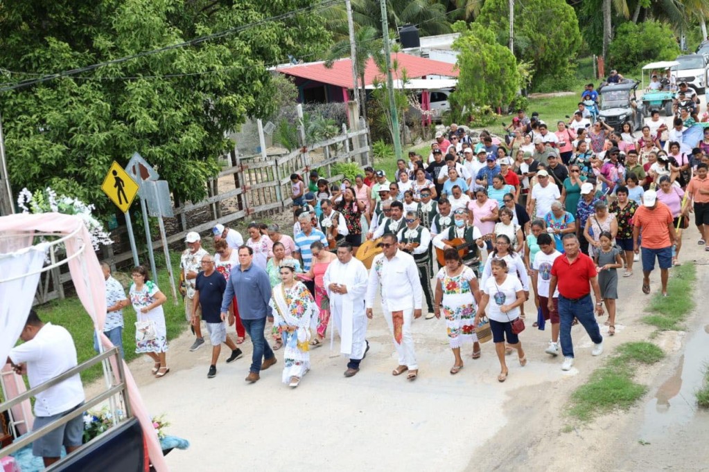 Tradicional bordeo por la Virgen de la Merced, en El Cuyo
