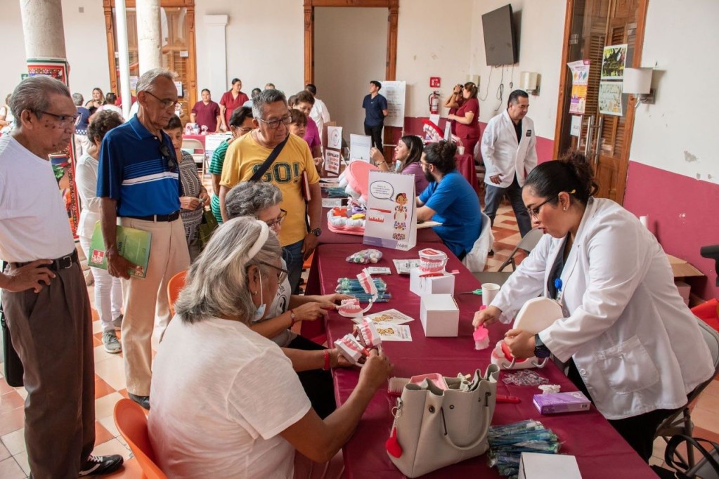 Acercan feria de salud bucal a Centro de Jubilados y Pensionados del Isstey