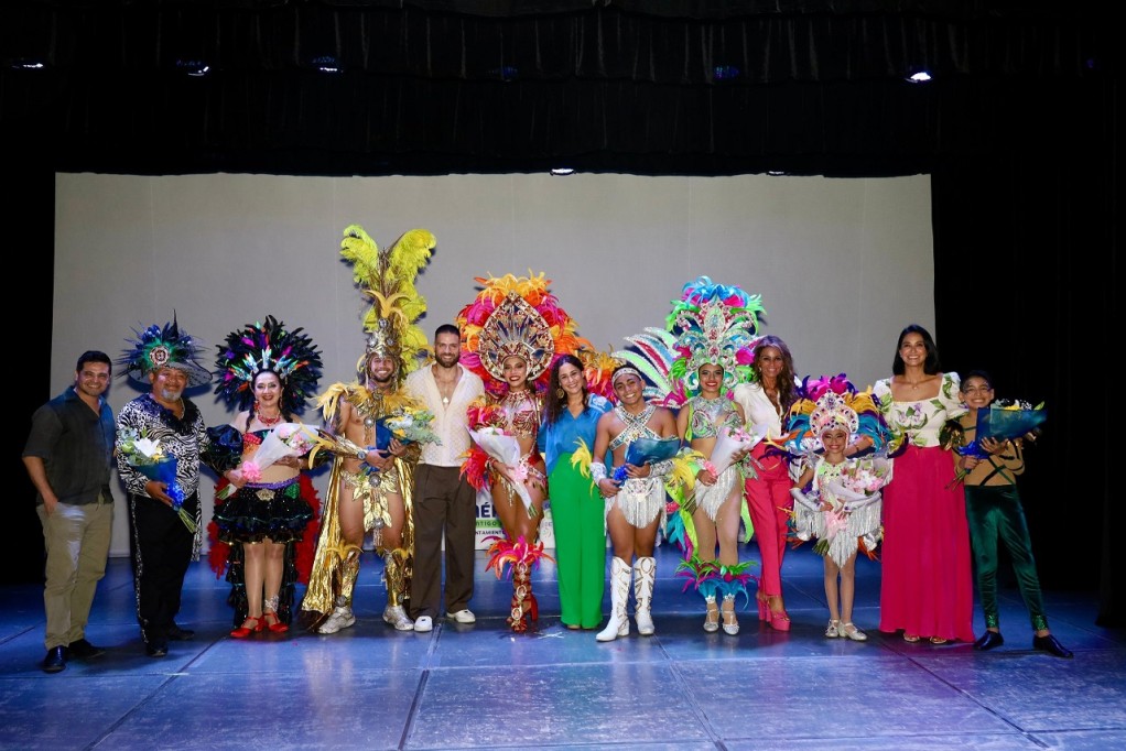 Ya tiene rostro y corona el espíritu festivo del Carnaval de Mérida.