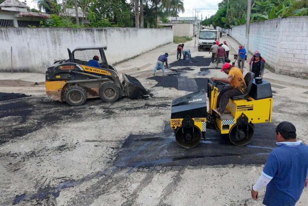 Redoblan los esfuerzos de bacheo en distintos puntos de la “Ciudad de Reyes” Redoblan los esfuerzos de bacheo en distintos puntos de la “Ciudad de Reyes”