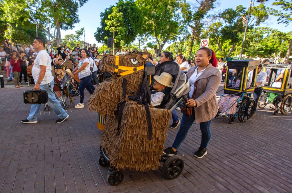Invitan a Centros de Atención Múltiple a participar en desfile por Revolución Mexicana Invitan a Centros de Atención Múltiple a participar en desfile por Revolución Mexicana