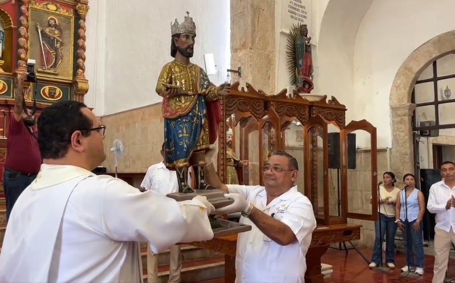 En agradecimiento por cosechas, bajan las imágenes de los Tres Reyes Magos, en Tizimín En agradecimiento por cosechas, bajan las imágenes de los Tres Reyes Magos, en Tizimín