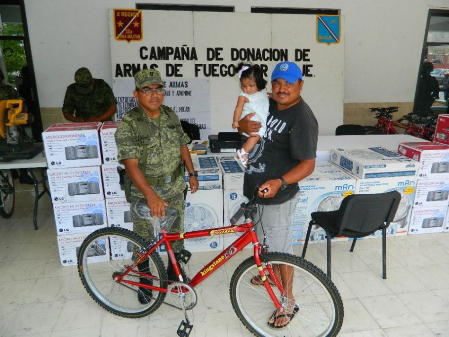 TIZIMIN: Cambian armas por artículos de hogar.\r\n TIZIMIN: Cambian armas por artículos de hogar.\r\n
