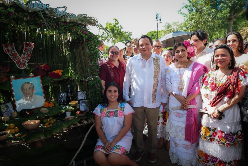 Adornaron 64 altares la Plaza Grande de Mérida en la Muestra de Altares del Hanal Pixán