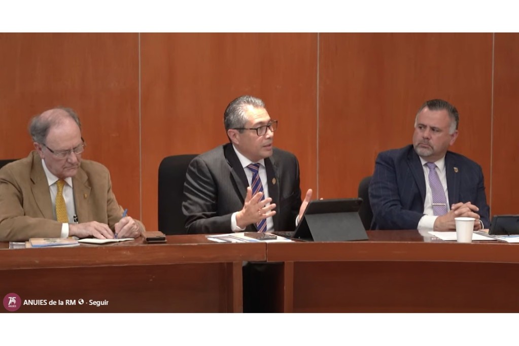 Asiste rector de la UADY a la Cámara de Diputados y hace llamado para considerar presupuesto de universidades