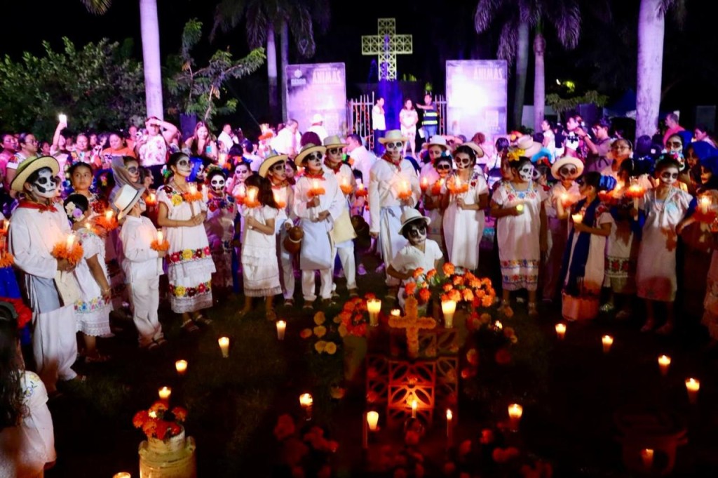 Más de mil personas asisten al Pixán Paalal en el marco del Festival de las Ánimas 2025 Más de mil personas asisten al Pixán Paalal en el marco del Festival de las Ánimas 2025