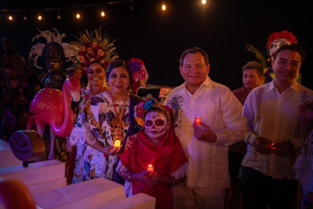 El gobernador Díaz Mena encabeza el Camino de Ánimas 2025 en Río Lagartos, fortaleciendo la tradición cultural yucateca