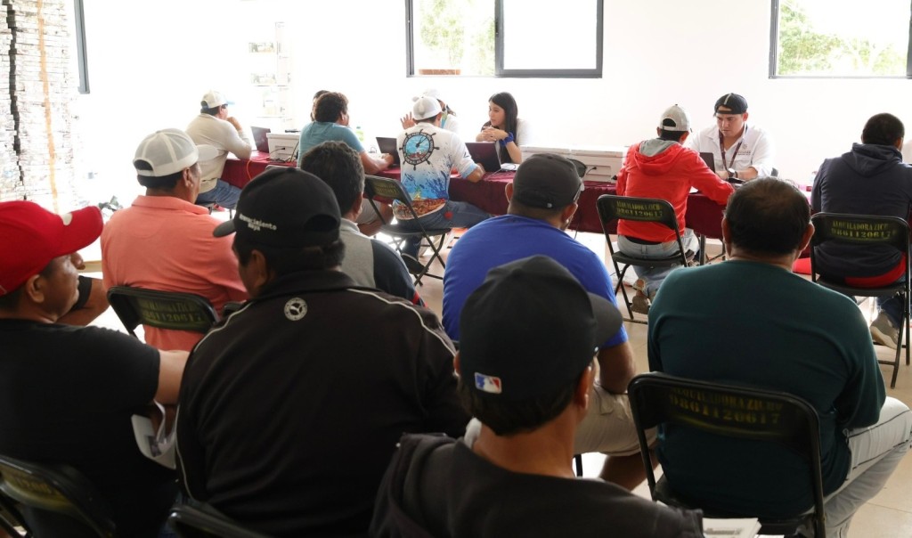 Cientos de pescadores de 12 municipios del oriente se inscriben a programa estatal de motores