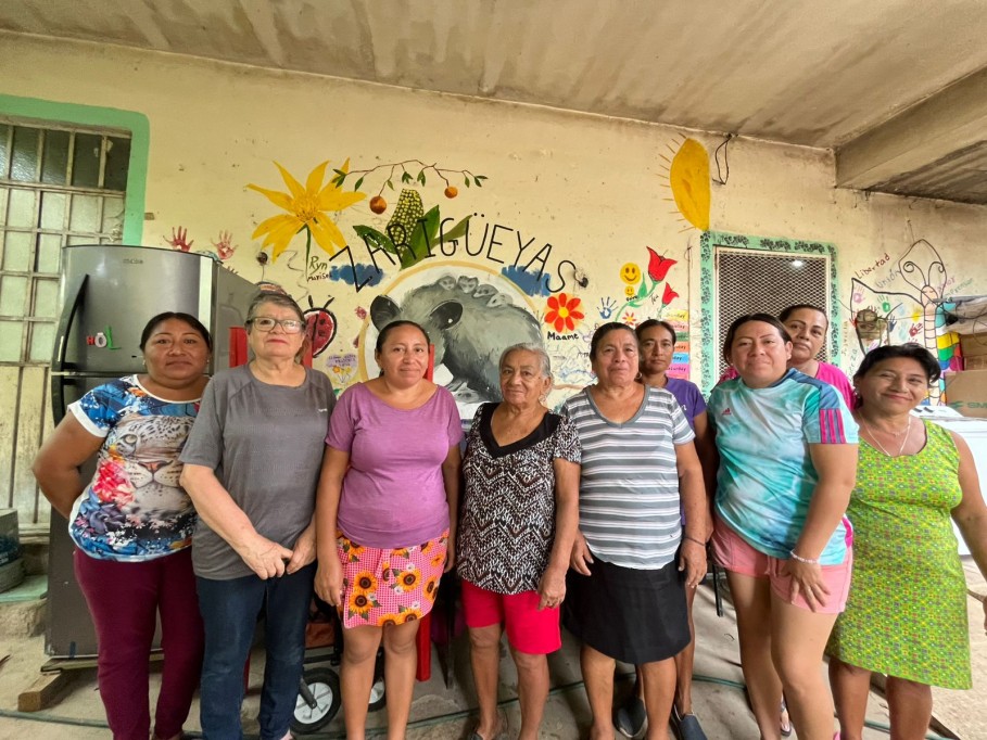 DIF Mérida brinda apoyo integral a 20 comedores comunitarios