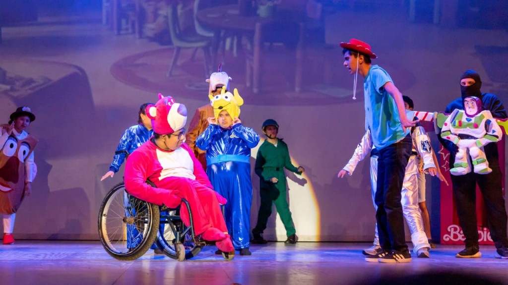 Obra Teatral de alumnos del DIF recauda 700 Kilos de alimentos para comedores comunitarios