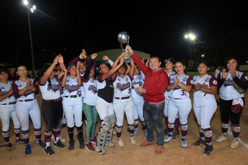 Culmina el Segundo Torneo de Sóftbol Femenil Nocturno, en Tizimín
