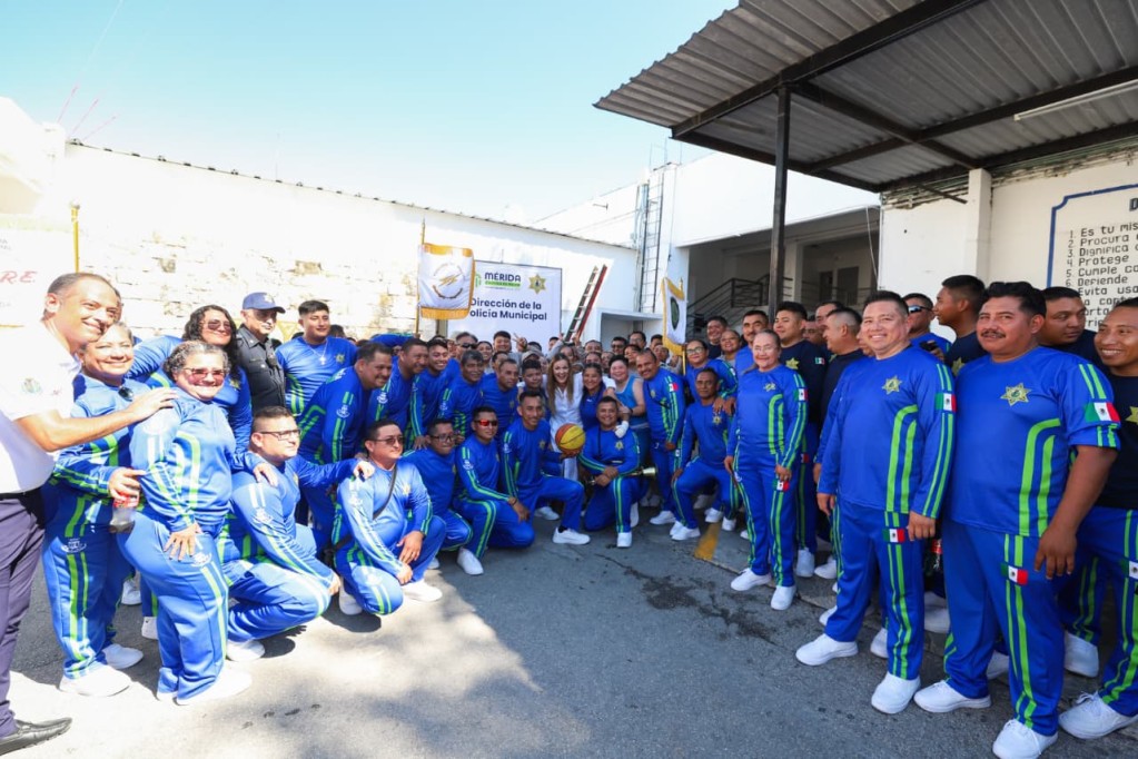 Policía Municipal de Mérida destaca en el desfile del 115 aniversario de la Revolución Mexicana