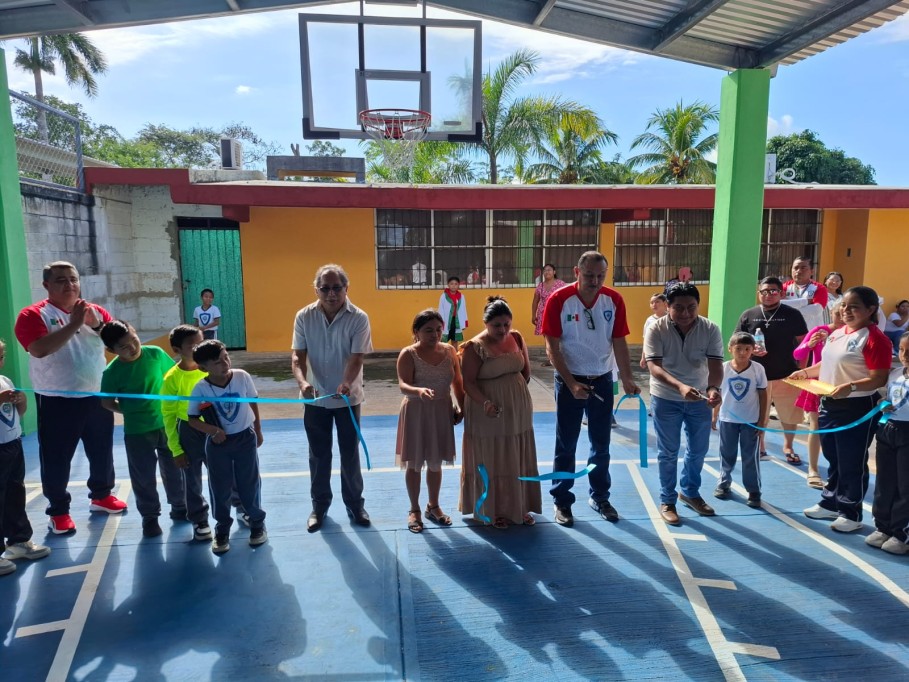 La primaria “Abelardo Conde Ruz” celebró sus 59 años de fundación con un desfile e inauguración de espacios, en Tizimín