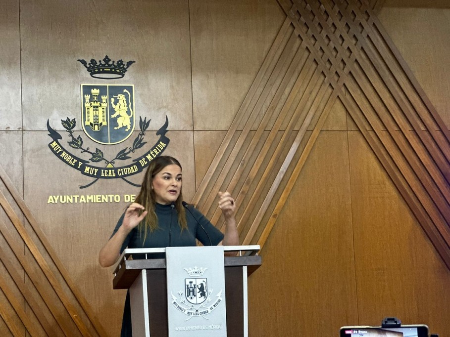 Presenta Cecilia Patrón avances en obra pública