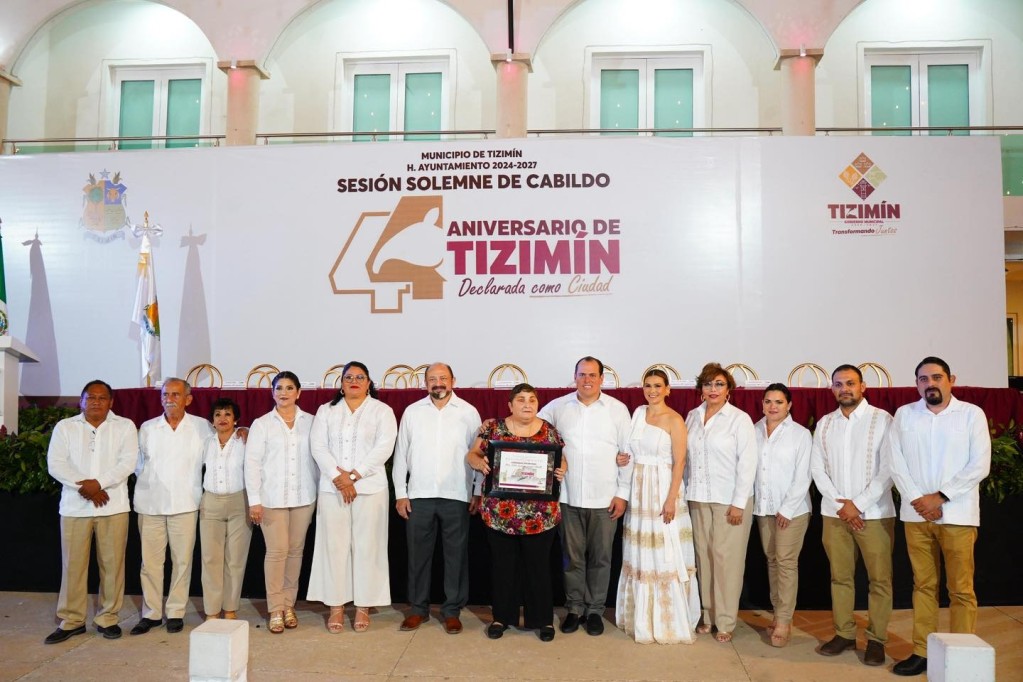 Distinguen a tizimileña en el aniversario 44 de la Ciudad de Reyes