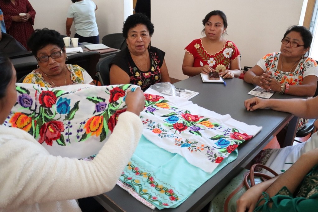 Inicia primera reunión anual del Consejo Estatal de Bordadoras de Yucatán