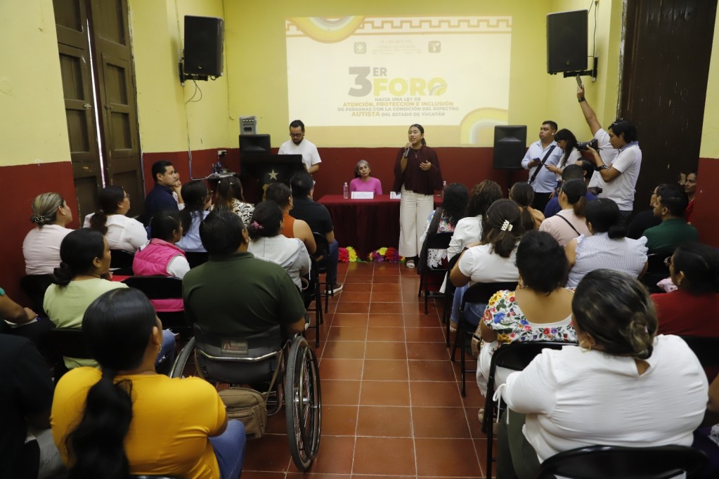 Padres de niños con autismo exponen en Ticul dificultades, ante el Congreso de Yucatán