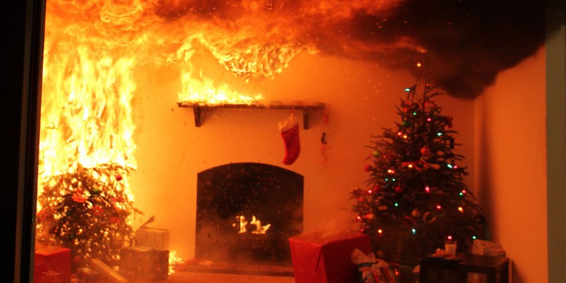 Además de esperanza y amor, el árbol de navidad representa el 60 por ciento de los accidentes en el hogar