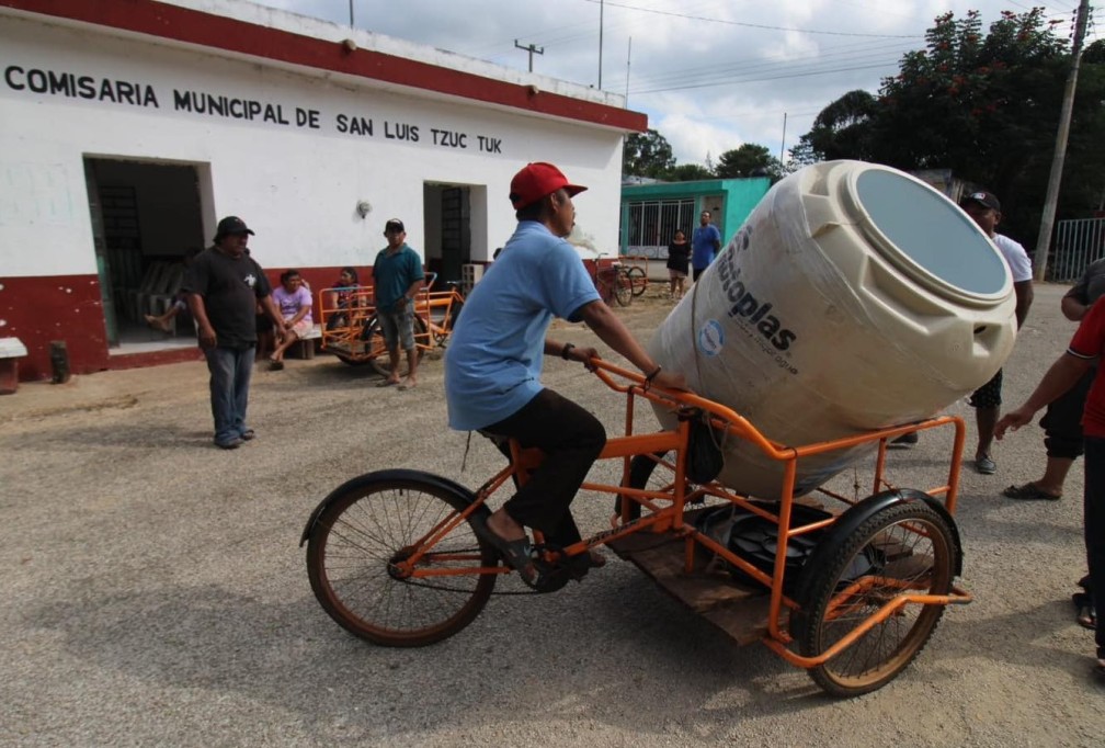 Inicia la entrega de tinacos a bajo costo en comisarías de Tizimín